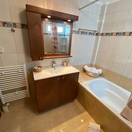 Spacious & Modern New Apartman Iráklio